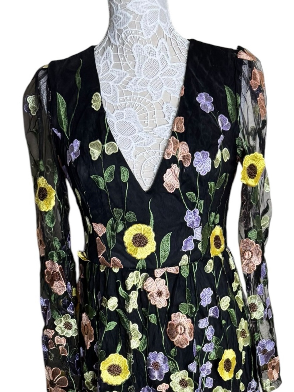 Lulu's Impressive Blossom Black 3D Floral Embroidered Midi Dress womens Medium - Picture 5 of 11